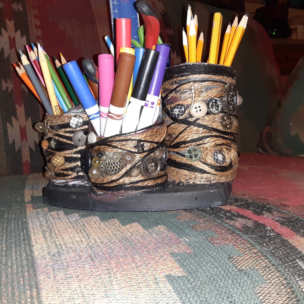 Container - Picture 2 of 7